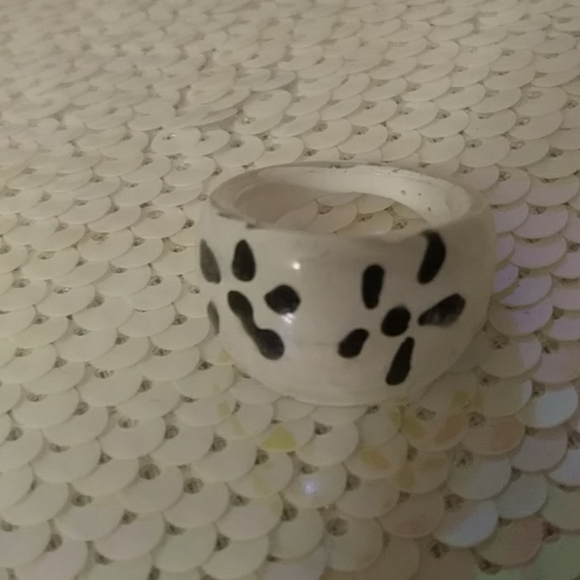 90s Plastic Rings. - Picture 4 of 5